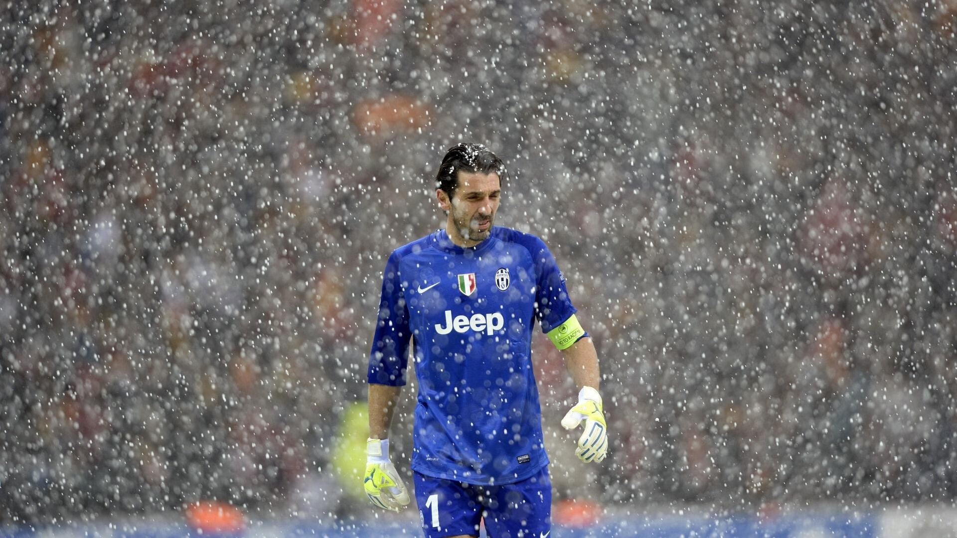 平台推出球迷定制头像活动加强互动参与感提升品牌认同度，球迷版的球衣是啥意思