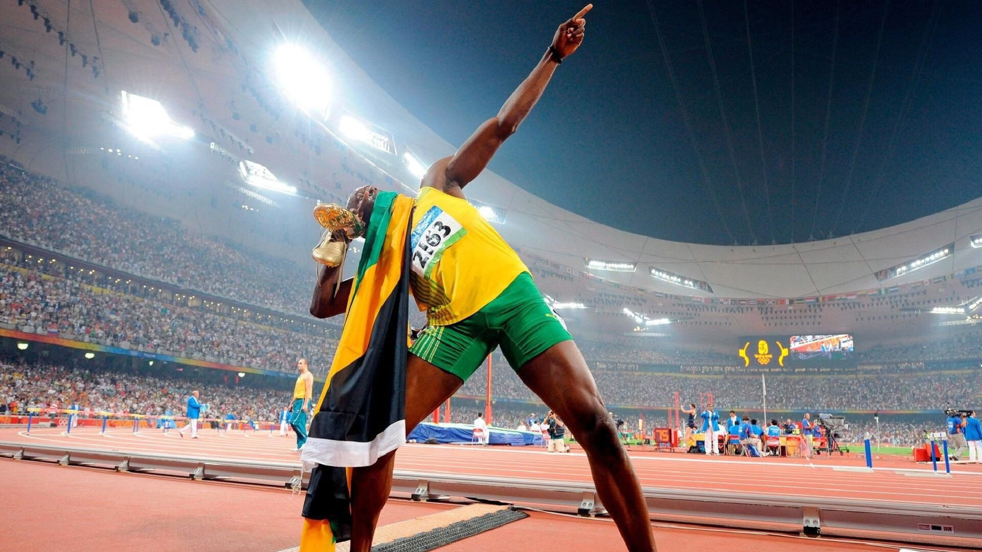 开云中国官网-德甲拼搏精神：万众瞩目的精彩演出，德甲口号